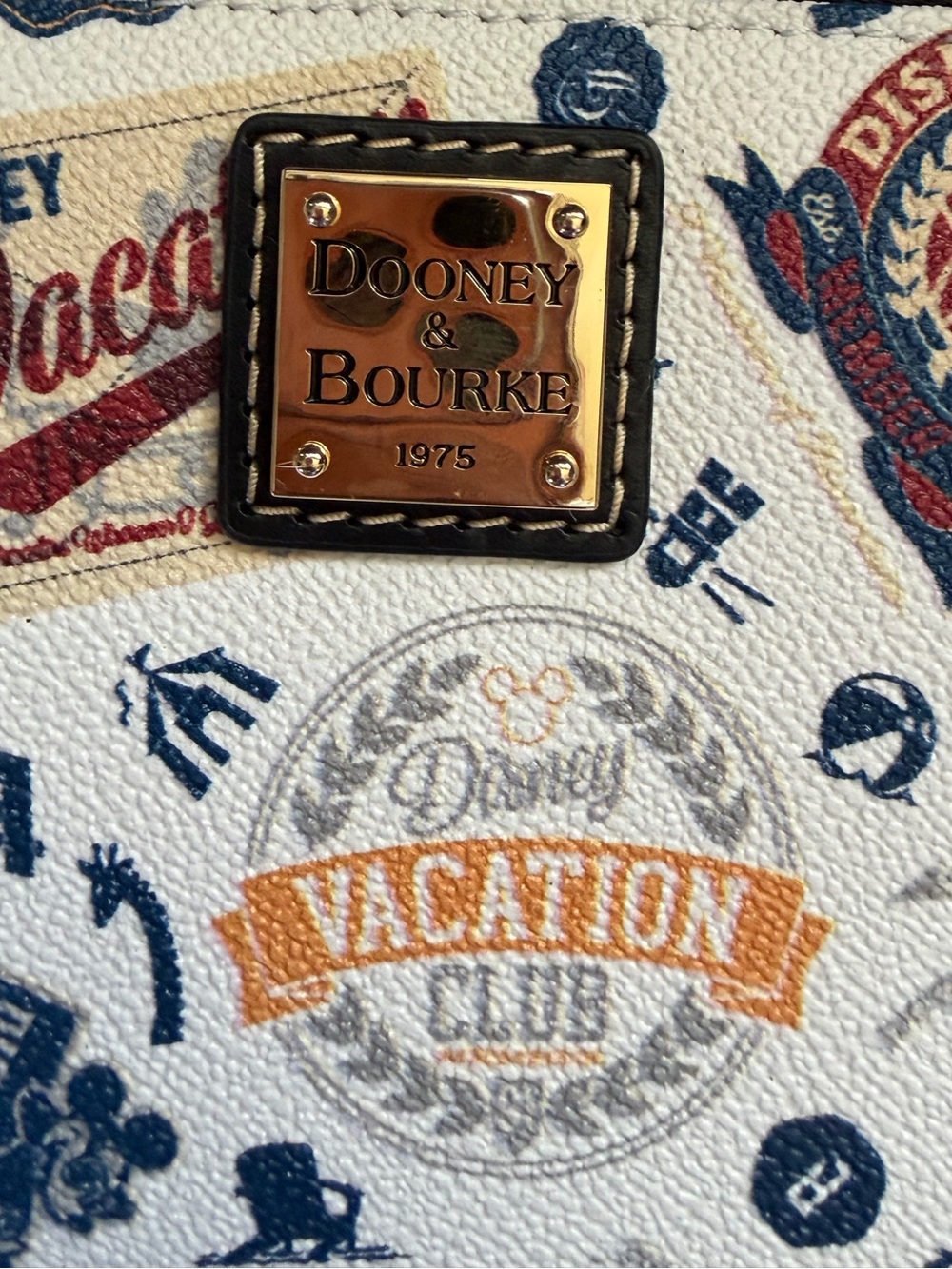 Dooney & Bourke Disney Vacation Club Zip Around Wristlet Wallet NWT - Picture 3 of 11